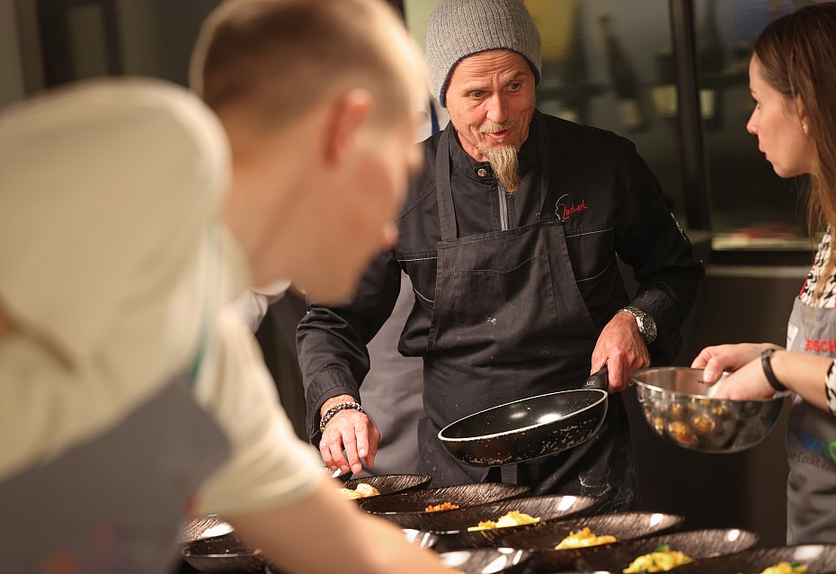 gruppe-kochen-köche-kochevent-verlosung-gewinner