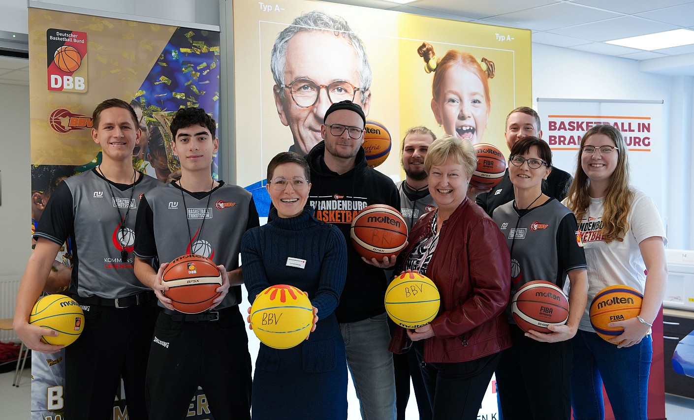 gruppenbild-basketballverband