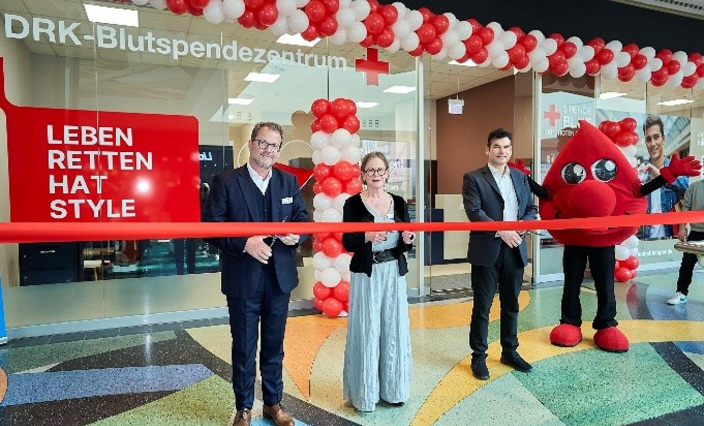 gruppenfoto-eröffnung-alexa-eröffnen