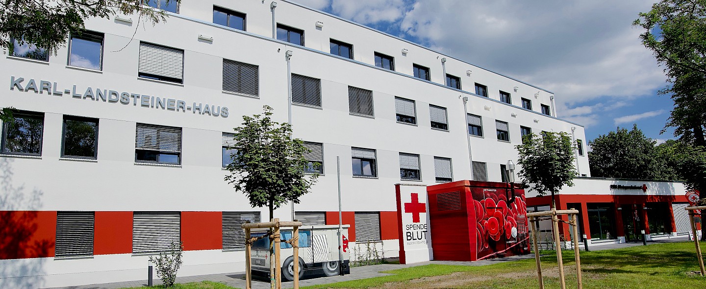 Außenansicht des Instituts für Transfusionsmedizin Berlin