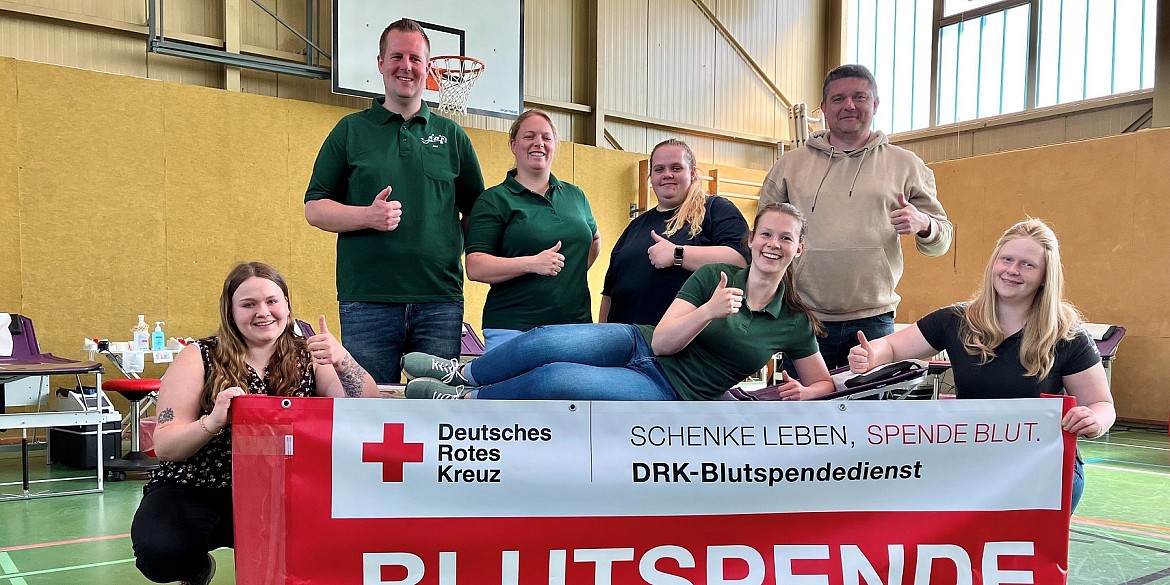 gruppenbild-landjugend-neustadt-holstein-blutspende