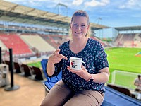 blutspende-fußball-stadion-spenderin-unverzichtbar