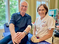blutspende-blutspender-sitzen-landeshaus-kiel